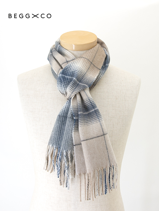 BEGG&CO/ベグアンドコー　カシミアマフラー/オンブレチェック　beg502402-ナチュラル×ネイビー