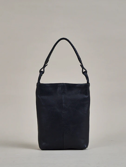 cornelian taurus by daisuke iwanaga コーネリアンタウラス バイ 　CWS deformer bag/レザー巾着　cor460101-ブラック