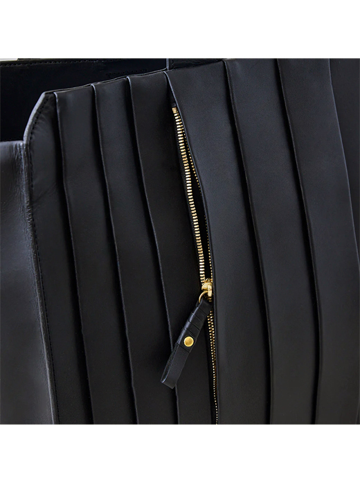 cornelian taurus by daisuke iwanaga コーネリアンタウラス　トートバッグ/wave tote L　cor520601-ブラック