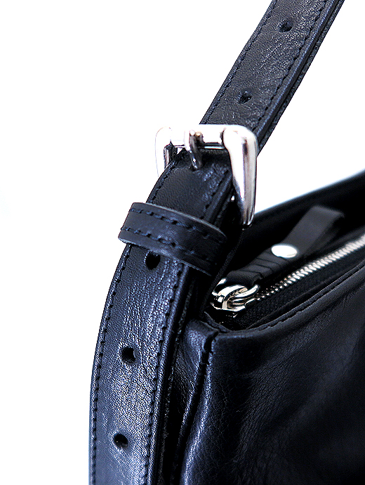cornelian taurus by daisuke iwanaga コーネリアンタウラス バイダイスケイワナガ parallel shoulder SP/ショルダーバッグ　cor521803-ブラック
