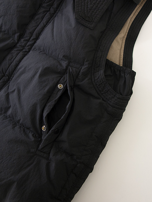Ten c/テンシー　ダウンベスト/BOREAL DOWN VEST　ten502004-ブラック